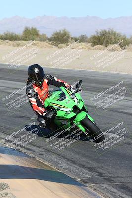 media/Dec-04-2025-Racers Edge (Thu) [[5ebc9f124d]]/3-B Group/7-Session 4 (Turn 10 Inside)/